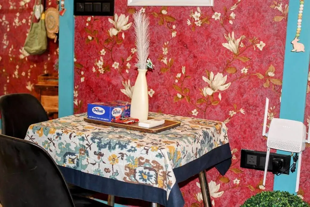 Apartament Troy - Cozy Studio Haven, Free Parking And Wi-Fi Gurgaon Indie
